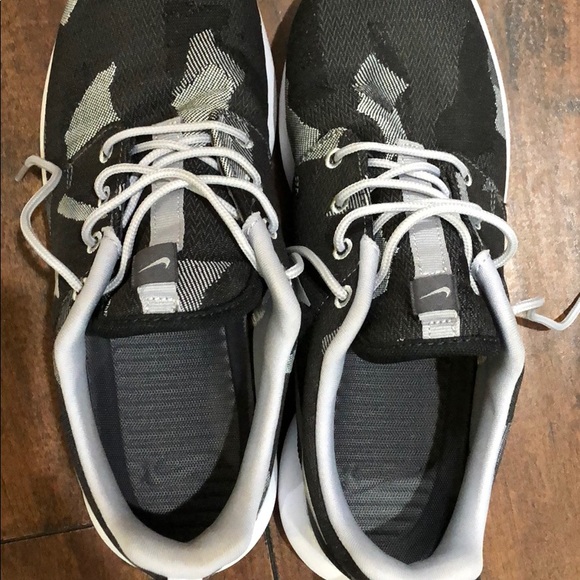 Nike Roches - Picture 4 of 6